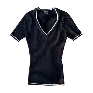 Guess Jeans Black & White Vtg V-neck Top